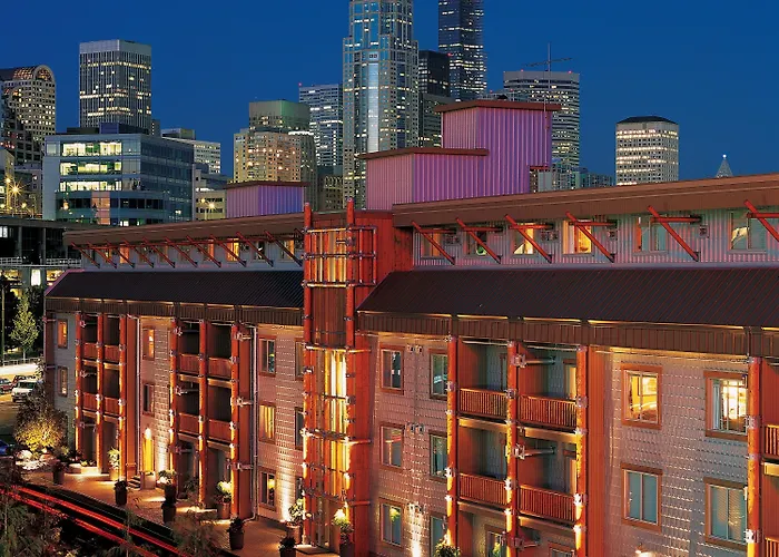 4 star hotel: The Edgewater, A Noble House Hotel